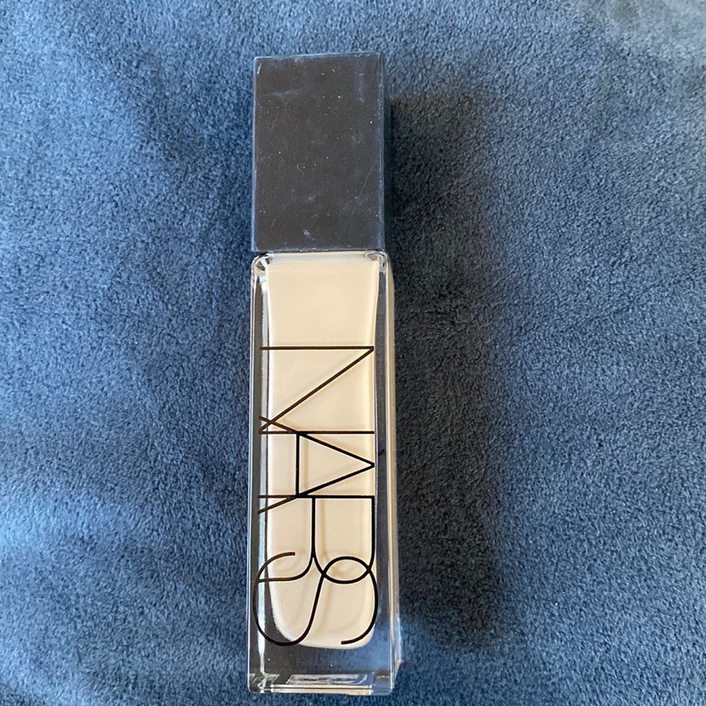 Nars Radiant Longwear Foundation